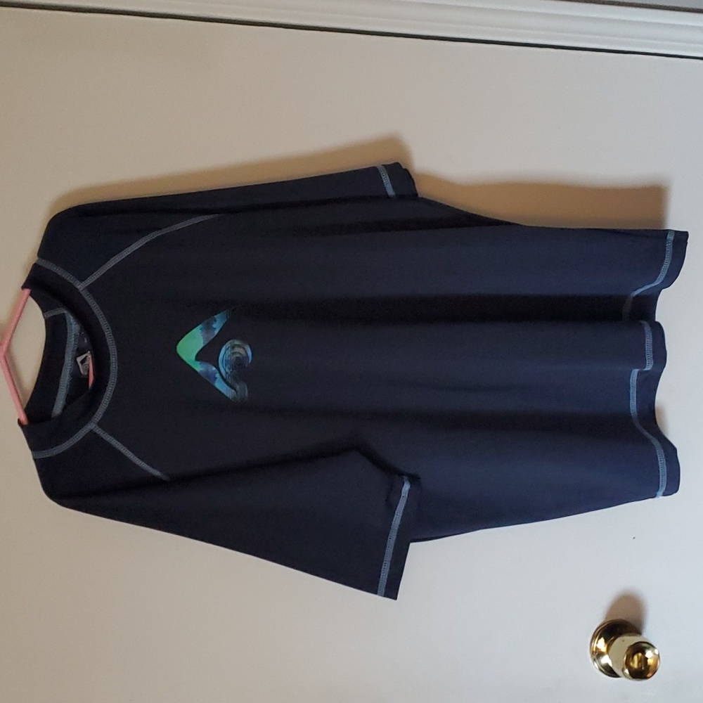 NWOT Mens Rash Guard Tee sz L